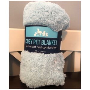 New Beautiful Blue Sherpa Cozy Pet Blanket!